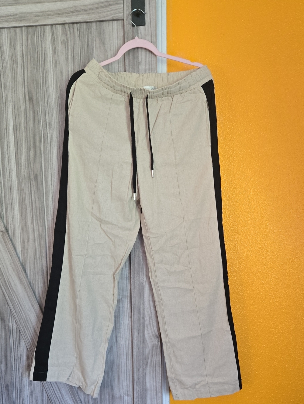 Rachel Zoe Beige  with Black Side Stripe Wide Leg Pants
